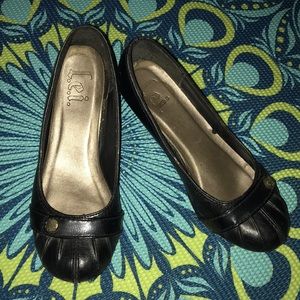 L.E.I. Women’s Black Vera pumps